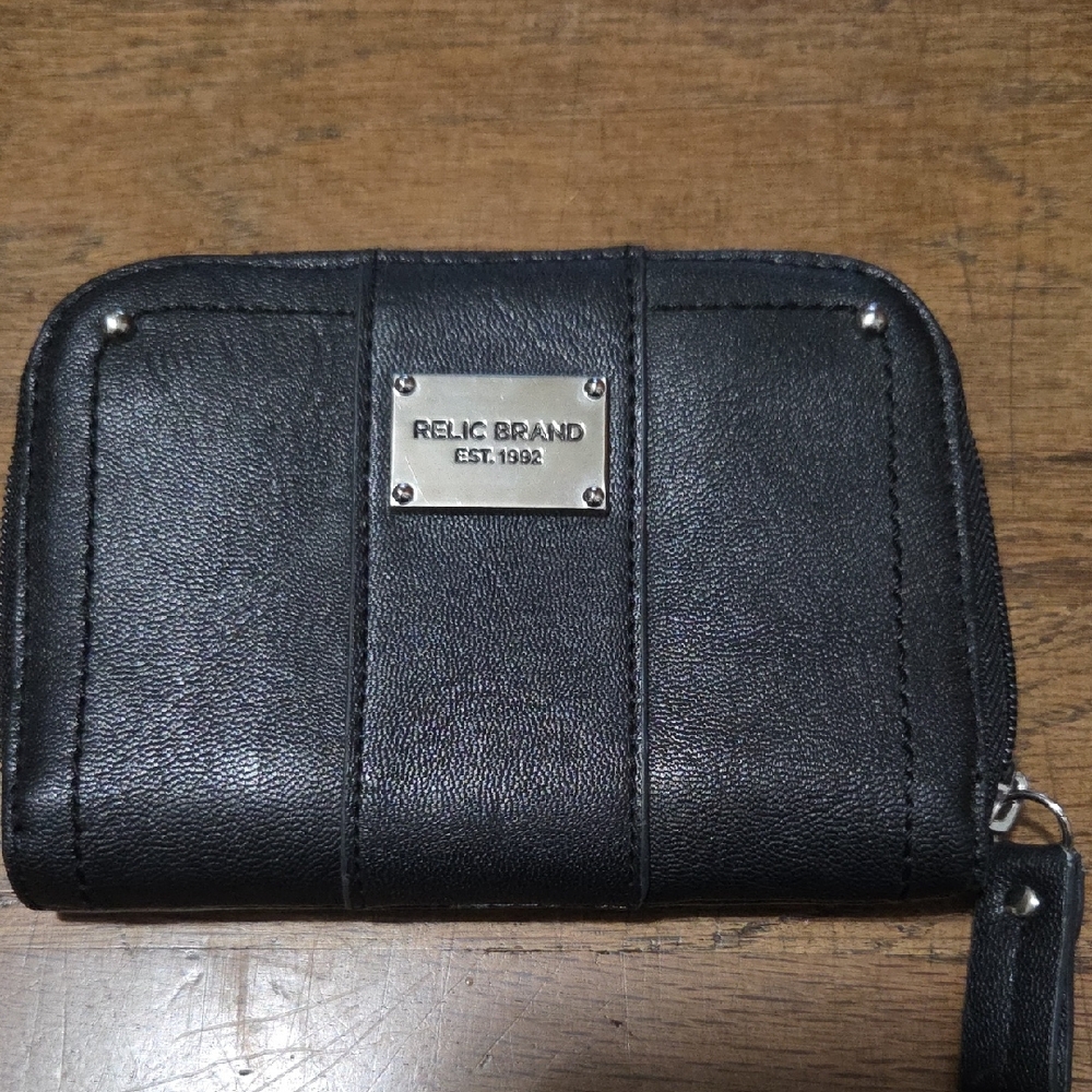 🔵3/$13 Relic Brand Black Faux Leather Wallet
